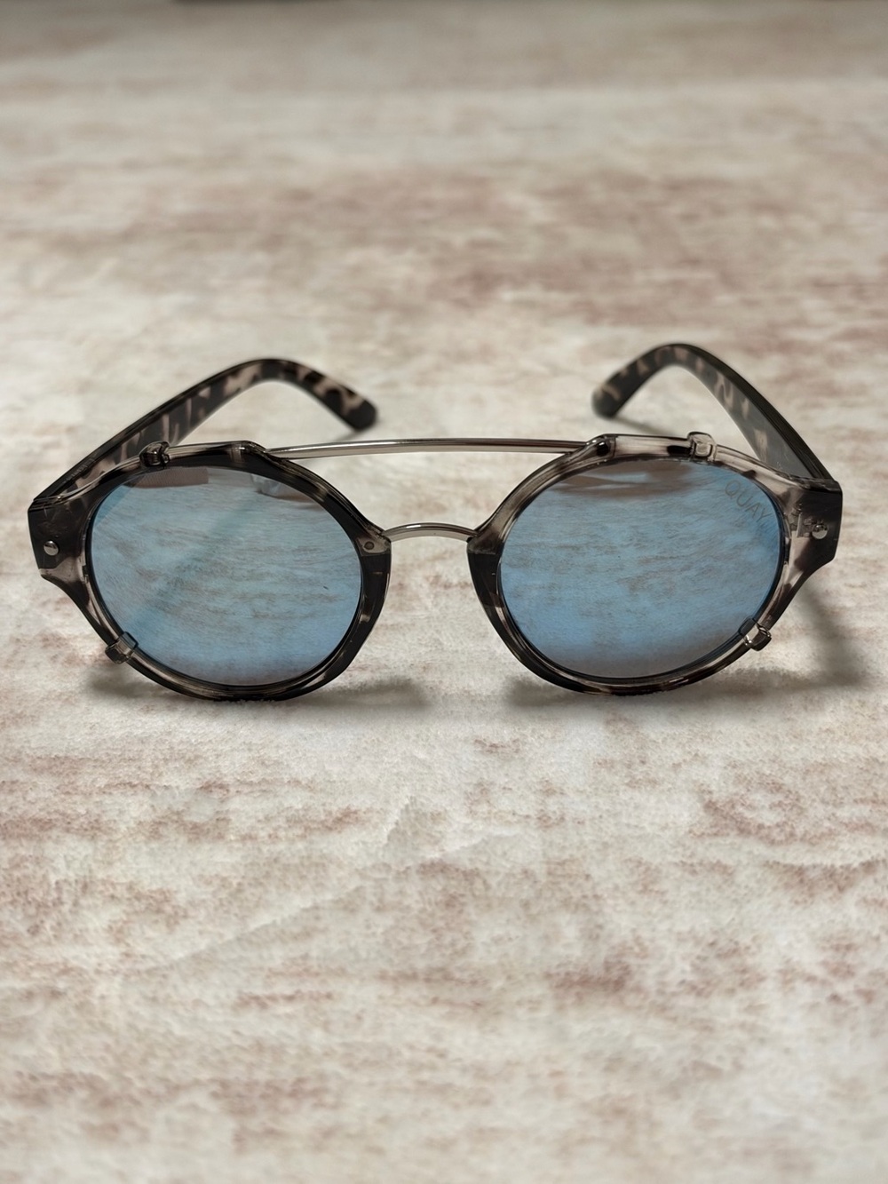 QUAY It’s A Sin 125 Round Blue Lens Mirror Sunglasses -Black/Tortoiseshell Frame